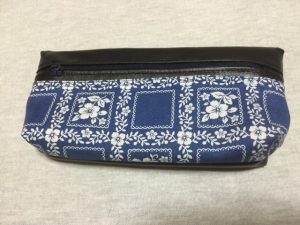 アロハ柄ポーチ
